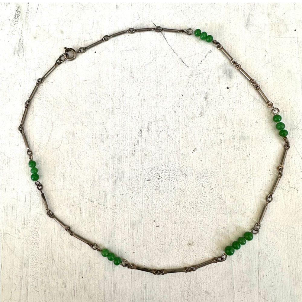 Green beaded silver tone dainty necklace - Picture 2 of 7